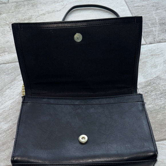 Neiman Marcus- Chic Black and Gray Snake Print Women's Bag - Picture 6 of 12